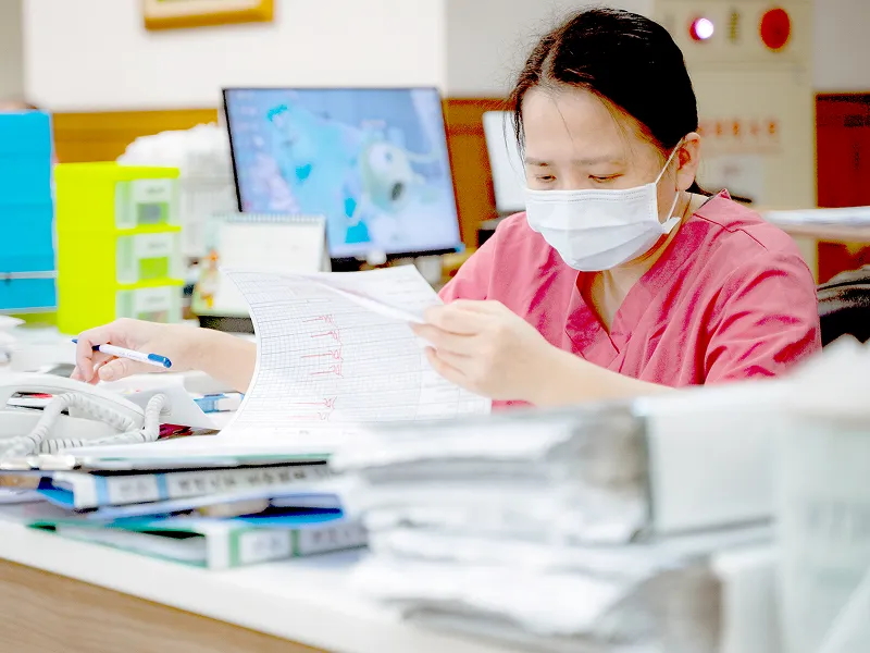 nursing-station-01